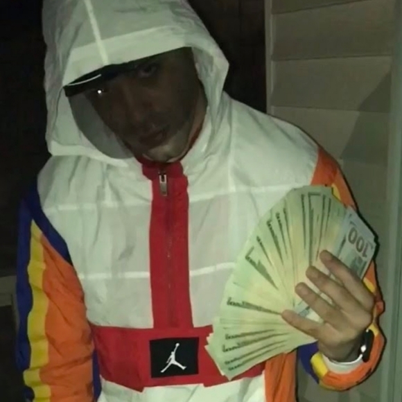 Meet your Posher, Carlos - Picture 3 of 4